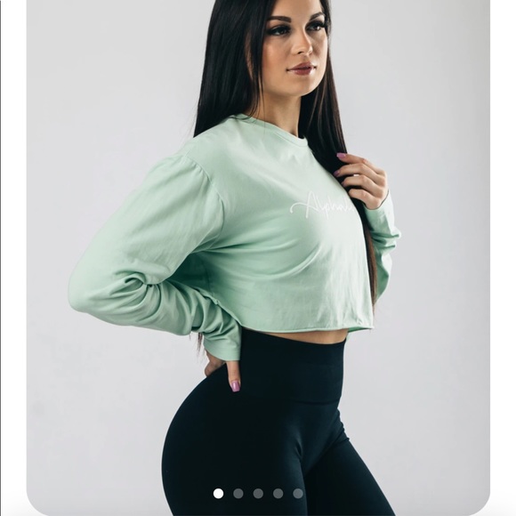 Alphalete Signature Long Sleeve - Picture 2 of 5